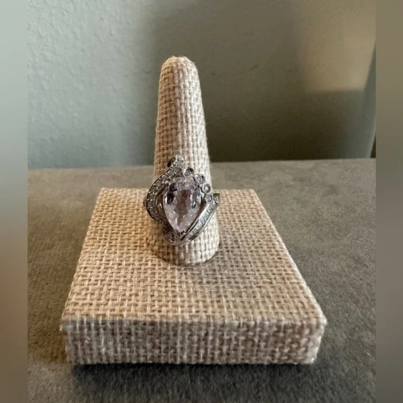 CZ fashion cocktail ring! - Picture 2 of 10